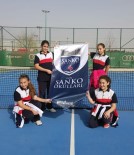 KÜÇÜK KIZ - SANKO Okulları Küçük Kız Tenis Takımı İl Üçüncüsü Oldu