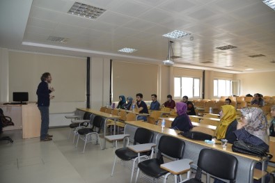 SAÜ'de 'Edebiyatın Aynasında Tıp' İsimli Söyleşi Düzenlendi