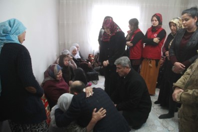 Vali Ustaoğlu'ndan Şehit Aktaş'ın Ailesini Ziyaret