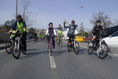 8'İnci Yeşilay Bisiklet Turunda 2 Bin Bisikletsever Pedal Çevirdi