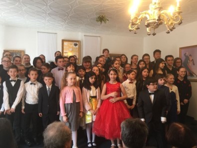 Arya Su Gülenç'den Almanya Da Müthiş Performans