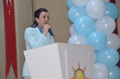 Bakan Yılmaz, Sinop'ta Partisinin Kadın Kolları Kongresine Katıldı