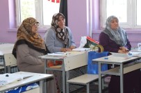 OKUMA YAZMA SEFERBERLİĞİ - Çocukları İstedi, 60'Indan Sonra Okuma Yazma Öğreniyorlar