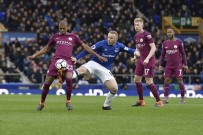MANCHESTER - Everton İlk Yarıda Yıkıldı