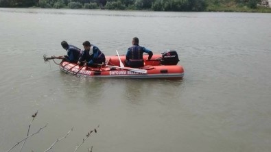 Evine Dönmeyen Yaşlı Adamın Elbiseleri Irmakta Bulundu