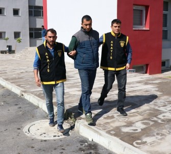 Gece Taksiyle Gidip İş Yeri Soyan Hırsız Yakalandı