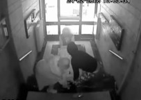 İstanbul'da 2 Buçuk Milyonluk Çelik Kasa Hırsızlığı Kamerada