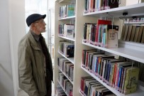 (Özel) Mustafa Dedenin 'Kütüphane' Aşkı Gençlere Örnek Oluyor