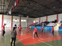 Sason'da Ortaokullar Arası Voleybol Turnuvası Finali Yapıldı