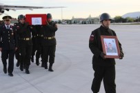 MEHMET EREN - Şehit Uzman Onbaşı Emre Dut'un Naaşı Konya'da