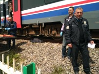 MAKINIST - Trenin Çarptığı Yaşlı Kadın Hayatını Kaybetti