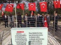 MUSTAFA ERGÜN - Bakan Özlü, Ömer Halisdemir'in Mezarını Ziyaret Etti