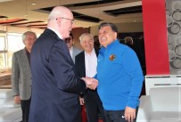 DİVAN KURULU - Başkan Kazım Kurt'tan Eskişehirspor'a Ziyaret
