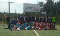 SÜLEYMAN ERDOĞAN - Futbol Turnuvasının Şampiyonu Kayılar