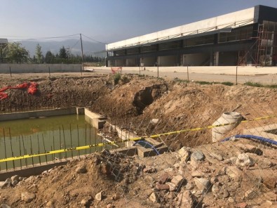 İnşaat Temelinde Biriken Suya Düşen Çocuk Yoğun Bakımda