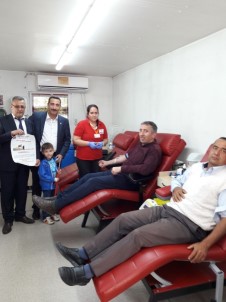 Kamu Şefleri 'Mehmetçiğe Kanımız Feda' Sloganı İle Kan Bağışladı