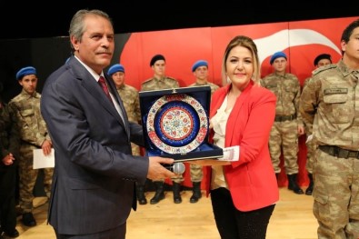 Kütahya'da 'Zeytin Dalı Dumlupınar'dan Afrin'e İsimli Tiyatroya İlgi