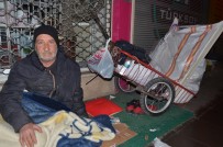 RAMAZAN KESKIN - 20 Yıldır Sokaklarda Yatıyor