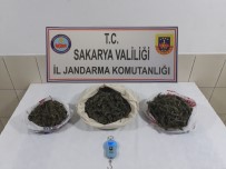 Akyazı'da 2 Kilogram 450 Gram Kubar Esrar Yakalandı