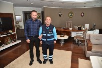 Başkan Doğan'dan Çalışkan İşçiye Altın