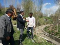 Başkan Hakan, Yapımı Devam Eden Sulama Kanalında İnceleme Yaptı