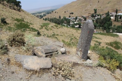 Bitlis'te tarihe ışık tutacak yeni mezar taşları bulundu