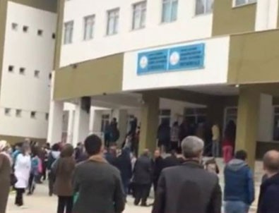 Bursa'da polis memuru olan veli okulda dehşet saçtı
