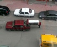 Buzdolabını Otomobilin Bagajında Taşıdılar