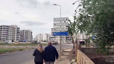'Diyarbakır'da Türkçe Ve Kürtçe Yazılı Yön Tabelaları Korunmaktadır'
