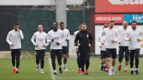 METİN OKTAY - Galatasaray'da Kritik Maçın Hazırlıkları Başladı