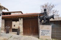 DÜŞÜNÜR - Hamid Yüzügüllü'den Nasrettin Hoca'nın Doğduğu Eve Ziyaret