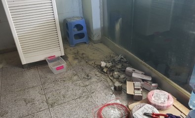 Markette Yıldırım Paniği