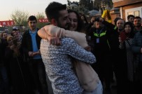 Sürpriz Evlilik Teklifi Yaptı, En Çok Kendi Şaşırdı