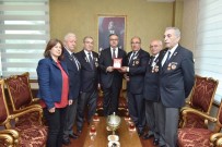 Vali Su, Gazileri Kabul Etti