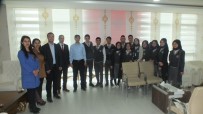 Yurtdışına Giden Öğrencilerden Kaymakam Kırlı'ya Ziyaret
