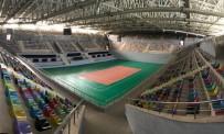 OSMAN AŞKIN BAK - Altunbaş Yeni Yapılan Çok Amaçlı Spor Salonunu Gezdi
