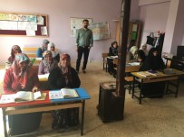 OKUMA YAZMA SEFERBERLİĞİ - Halk Eğitim Merkezinin Kursiyerleri Bir Araya Geldi