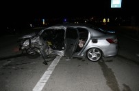 İki Otomobil Çarpıştı Açıklaması 1 Ölü, 3 Yaralı