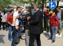 EĞITIM İŞ - Öğretmenler Silahla Yaralanan Meslektaşları İçin Yürüdü