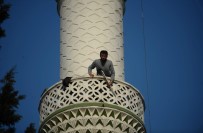 Pompalı Tüfekle Minareye Çıkan Vatandaş 4 Saat Sonra İkna Edilerek İndirildi