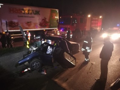 TEM'de Gişelere Çarpan Otomobildeki 24 Yaşındaki Genç Öldü