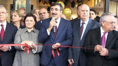 Adana'da 'Beta Tea House' Açıldı