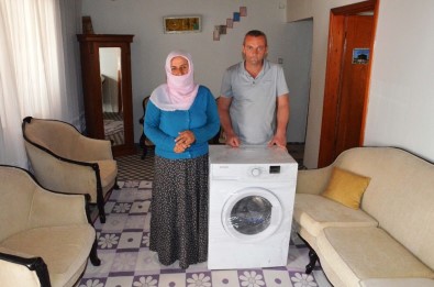 Annesine Çamaşır Makinesi Alamayan Rabia'nın Hayali Gerçek Oldu