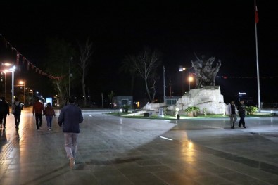 Antalya Şehir Merkezinde Deprem Önemsenmedi
