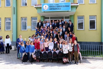 Doktorların Çantaları Köy Okulu Öğrencilerine Dağıtıldı