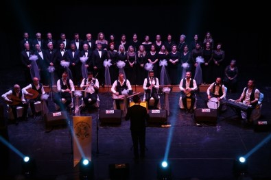 Efeler Belediyesi Türk Sanat Müziği Korosu Şarkıları Efeler Halkı İçin Söyledi