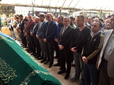 Marmaray'da İntihar Eden Genç Son Yolculuğuna Uğurlandı