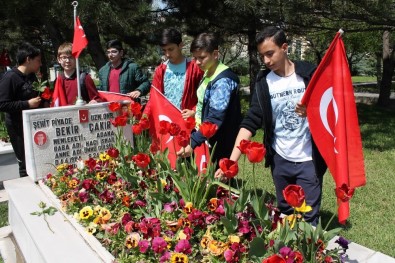 Ortaokul Çocukları Şehitler İçin Hatim İndirdi