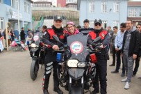 ENGELLİ ÖĞRENCİLER - Polisler Özel Öğrencileri Sevindirdi