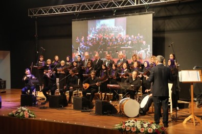 Sapanca'da Türk Halk Müziği Konserine Büyük İlgi
